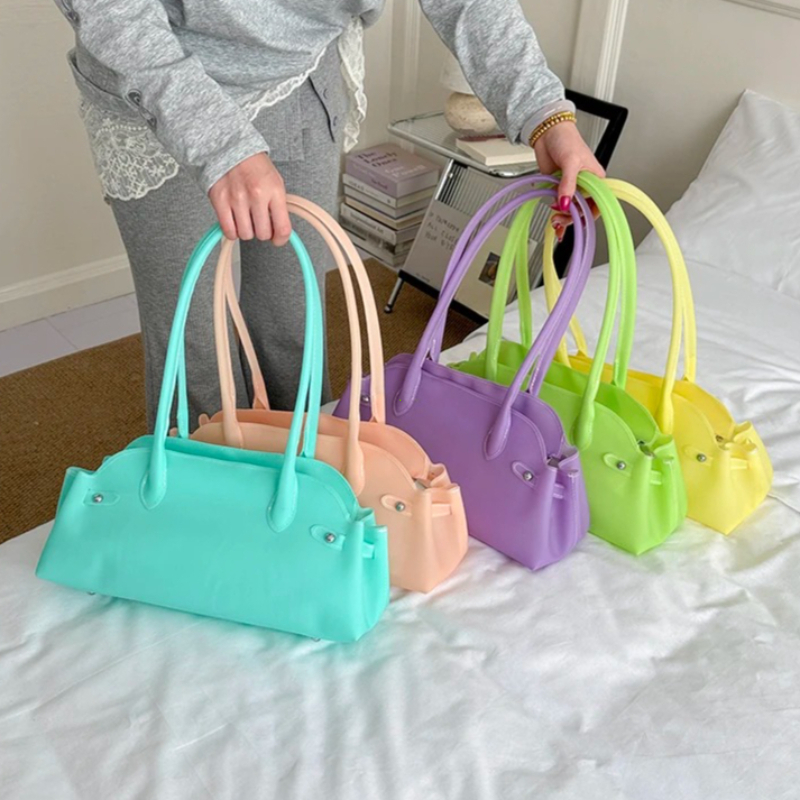 Women's PVC Solid Color Short  - Luxury Bags Coach ulasan dan harga